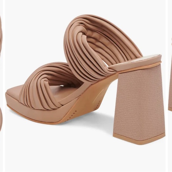 Dolce Vita Altin Platform Slide Sandal (Women)
CAFE STELLA, Size 9 - Picture 2 of 6